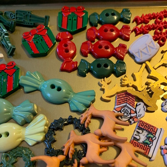 Festive Holiday Button Collection - Picture 7 of 10